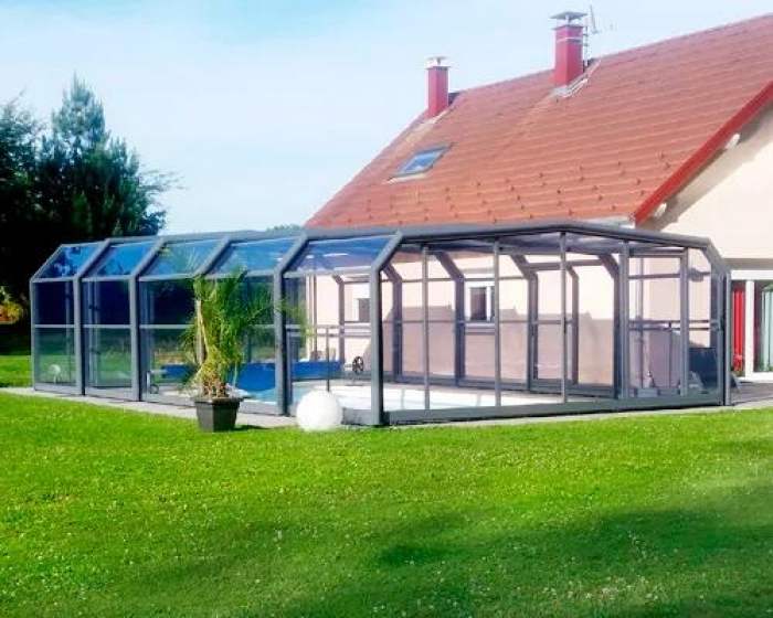 Abri de piscine économique en polycarbonate par Jardin Couvert