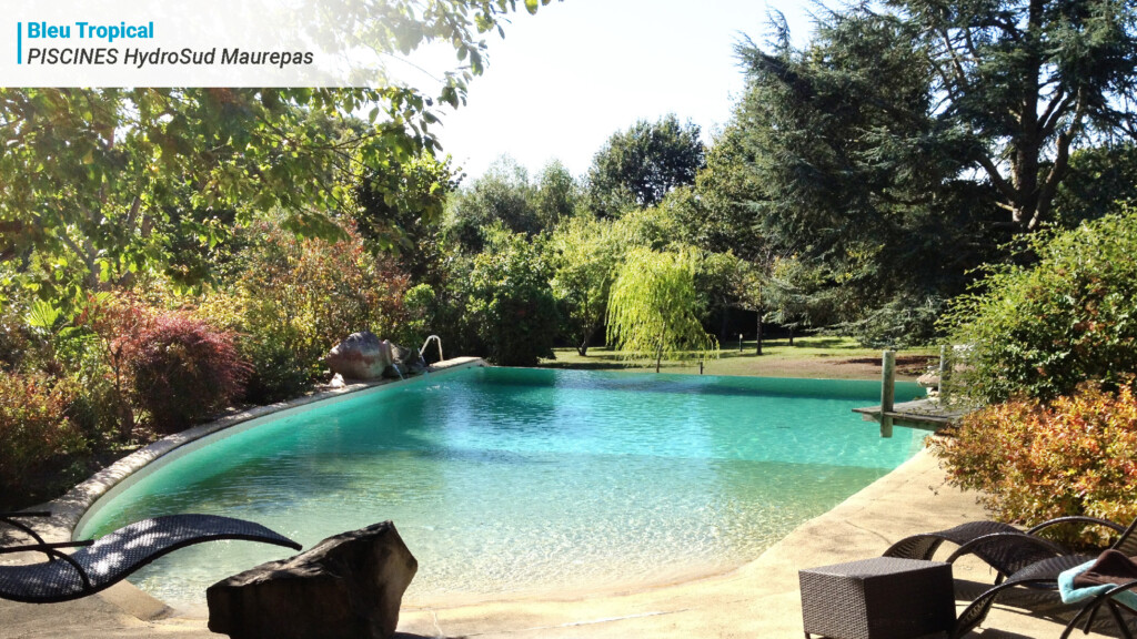 Piscine lagon faite par PISCINES HydroSud Maurepas