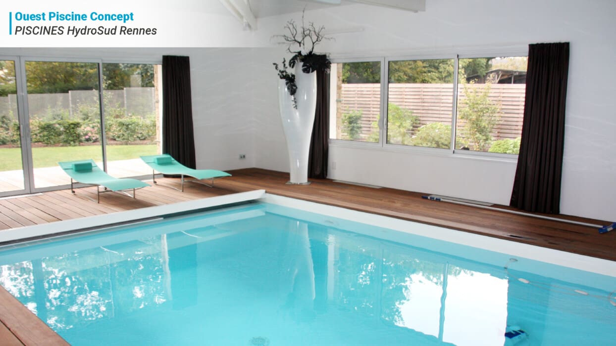 Piscine intérieur faite par PISCINES HydroSud Rennes