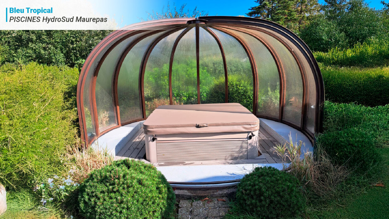 SPA semi-enterré avec abris bulle