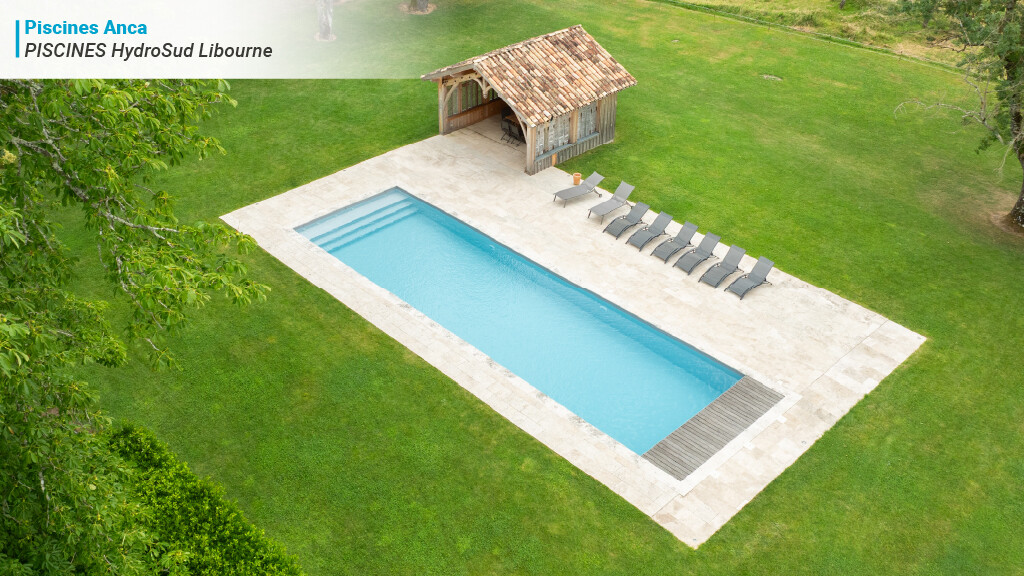 Maxi piscine avec poolhouse