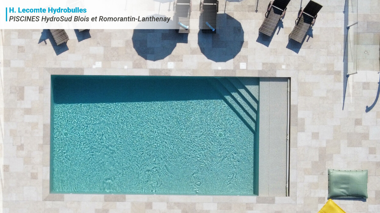 piscine traditionnelle vue de drone