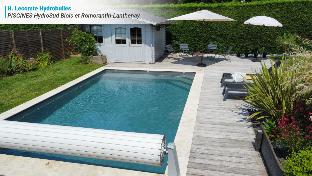 piscine traditionnelle avec volet hors sol